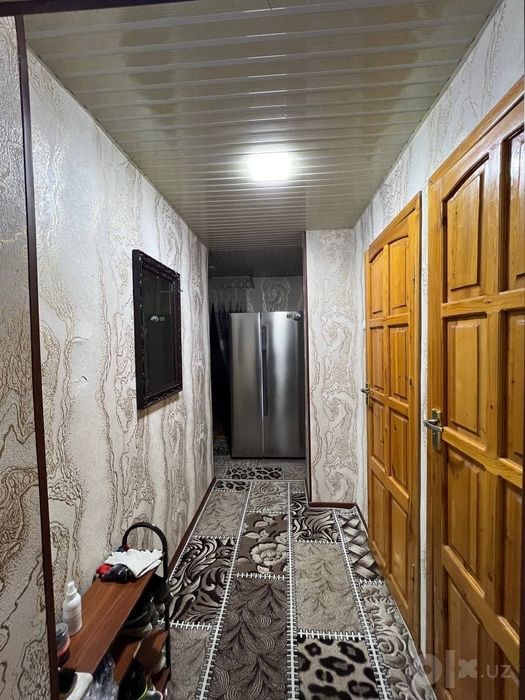 Shaxar makrazida 2 xonali uy sotiladi