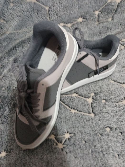 Adidas unisex marime 37