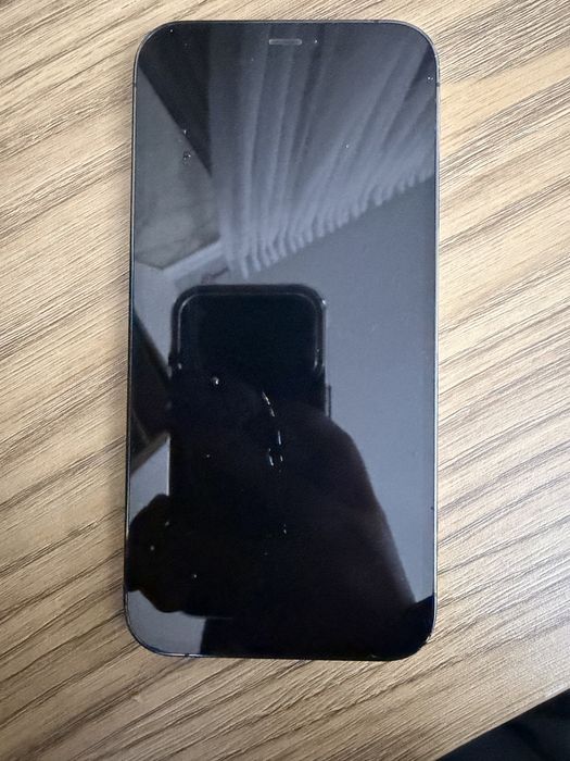 Продам айфон 12 про