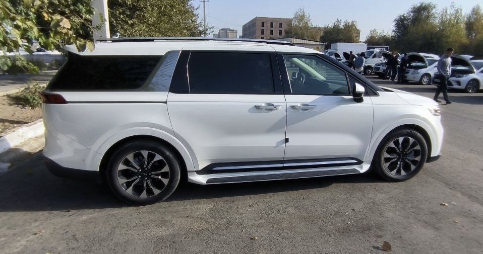 Kia Carnival Корейский фулл позиция 2023 йил