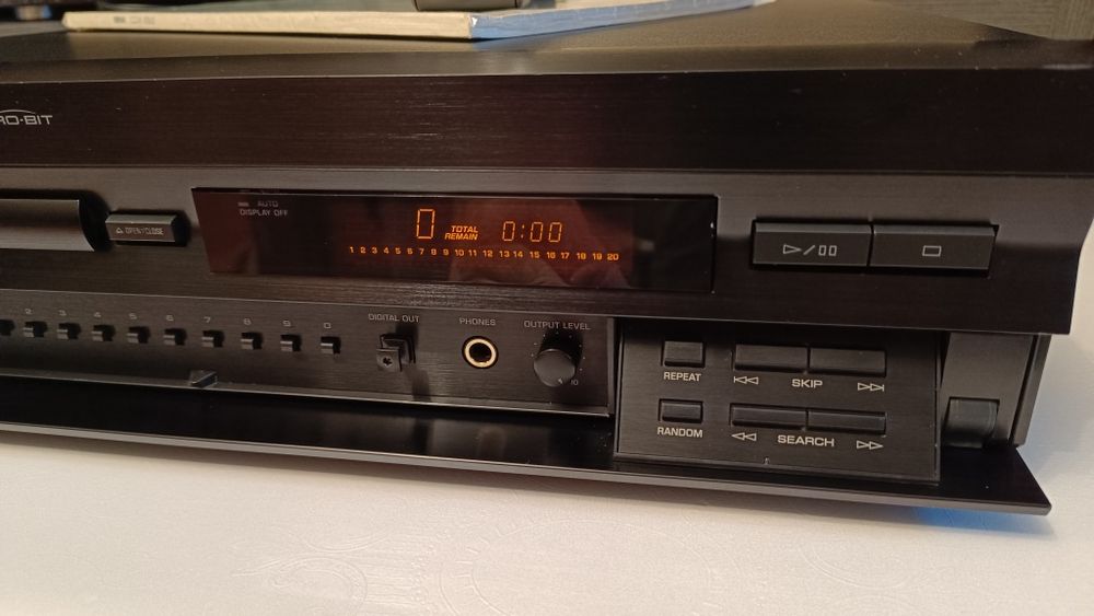 Проигрыватель Yamaha CDX-993 Pro-Bit