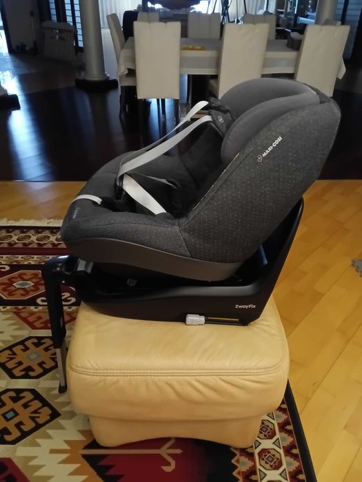 Автокресло Maxi-cosi 2 way Peari