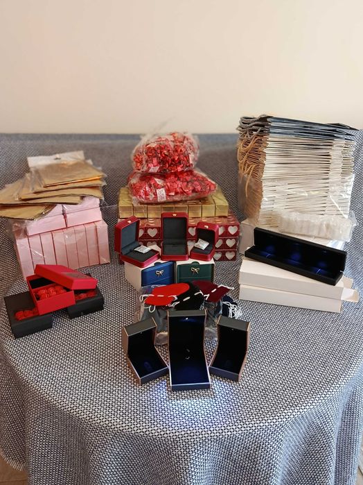 Скъпоценни кутии за бижута и опаковъчни материали