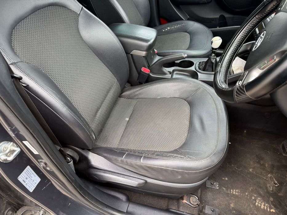 Dezmembrez Hyundai IX35 2010 negru 1.7 crdi D4FD cutie manuala