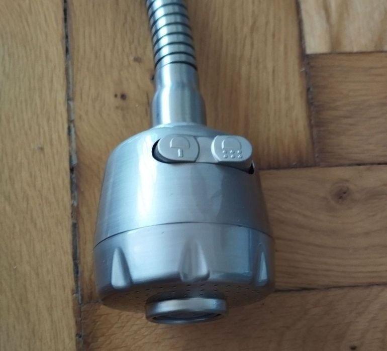 Baterie bucătărie cu prindere pe perete, cu doua moduri spray și norma