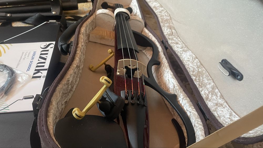 Yamaha Silent Violin YSV-104BR 4/4 – completă + husă + accesorii