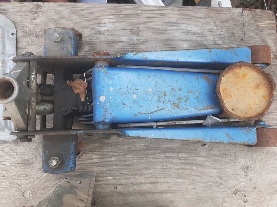 Продам подкатной домкрат