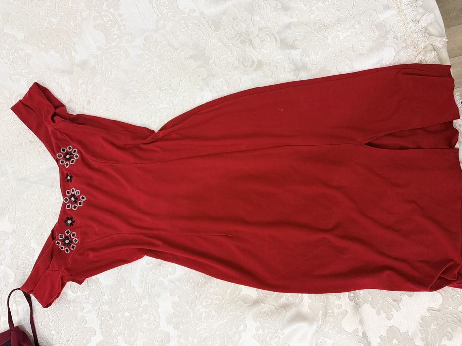 Все платья по 2000 тг