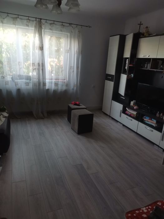 Casa de vânzare în Dambau, imediat ocupabila!