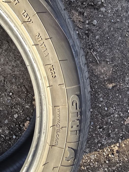 Резина летняя 235/50/R19