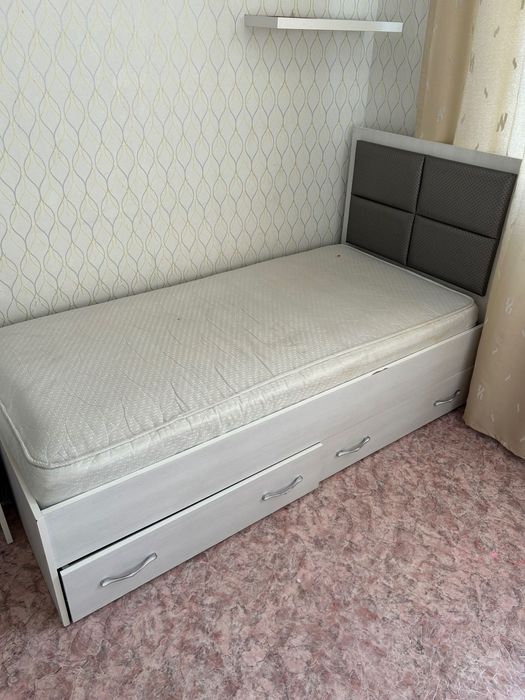 Продам кровати односпальные