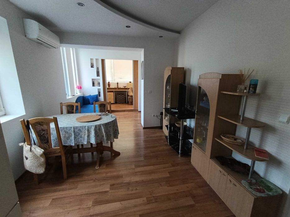 Дава се под наем Тристаен апартамент в Варна, Базар Левски - 70 кв.м за 510 € - Снимка #7