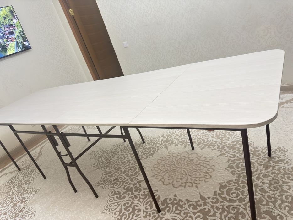 Стол -книжка для гостинный