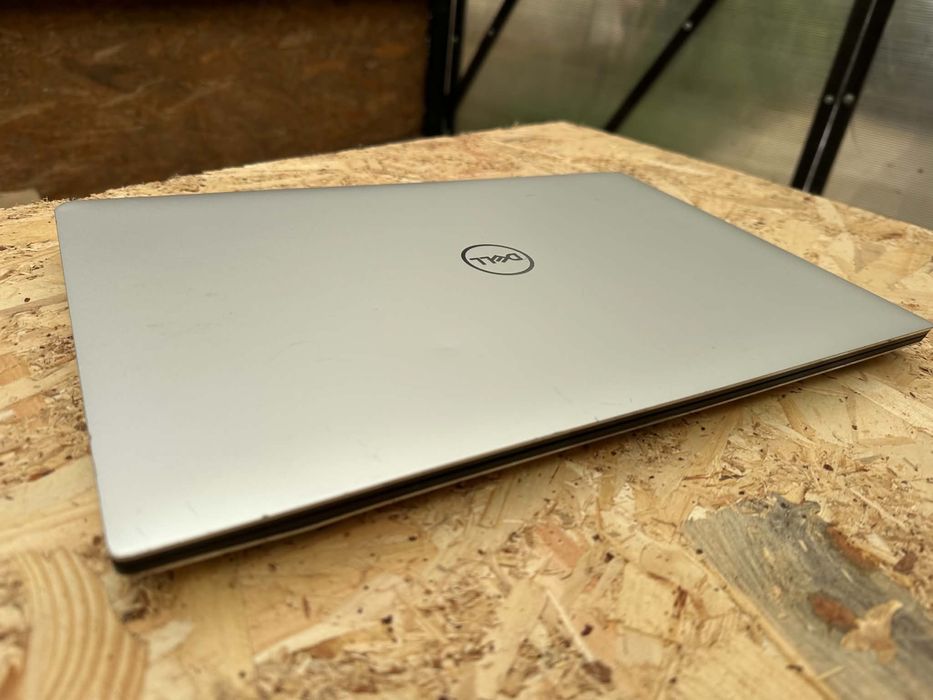 Leptop Dell XPS 15