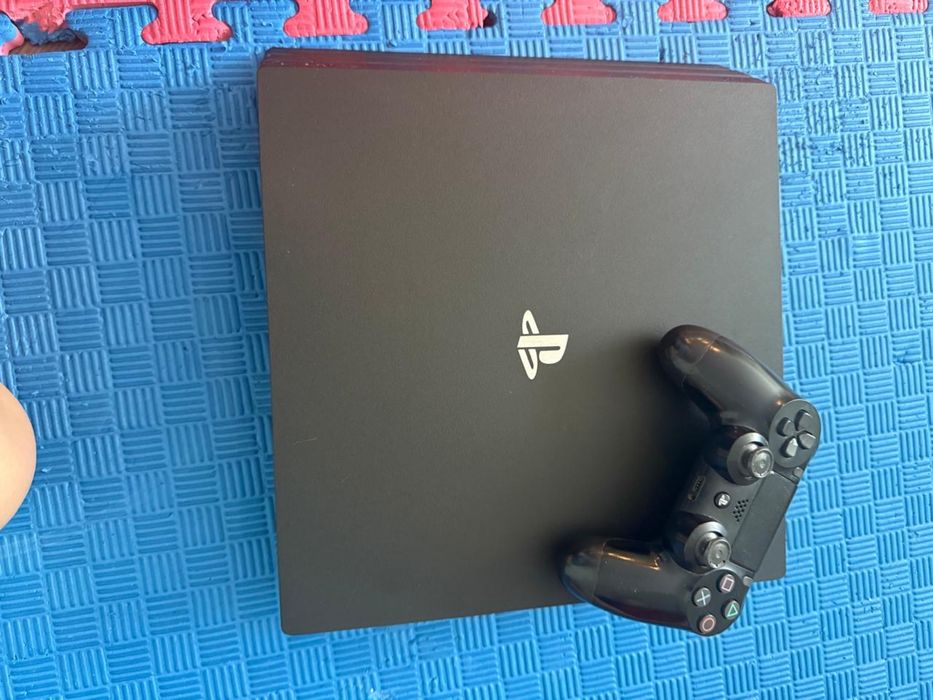 Продаю ps4 pro б/у в астане на 1тб