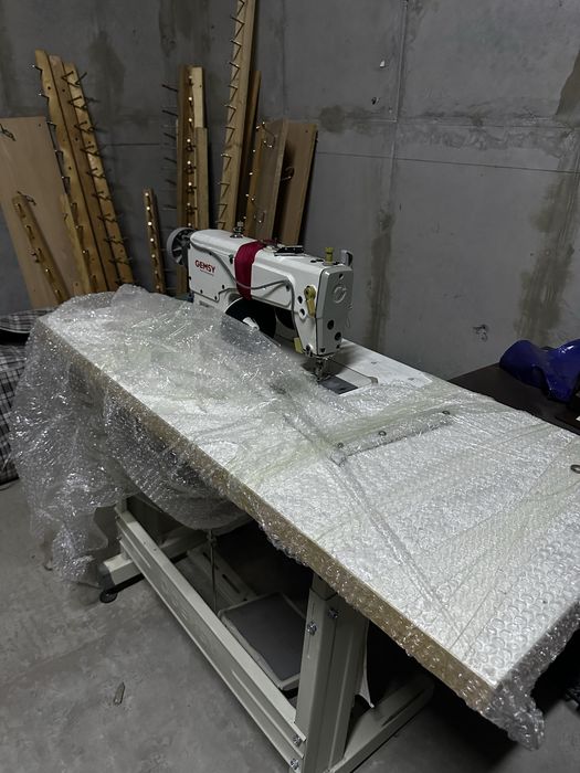 Швейна машинка GEMSY