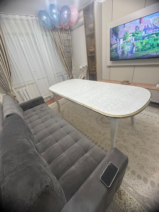 Большой Стол  гостинный