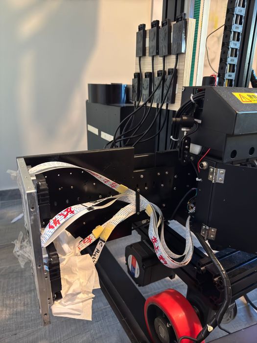 Imprimanta uv  verticala si orizontala pana la 4.5m inaltime