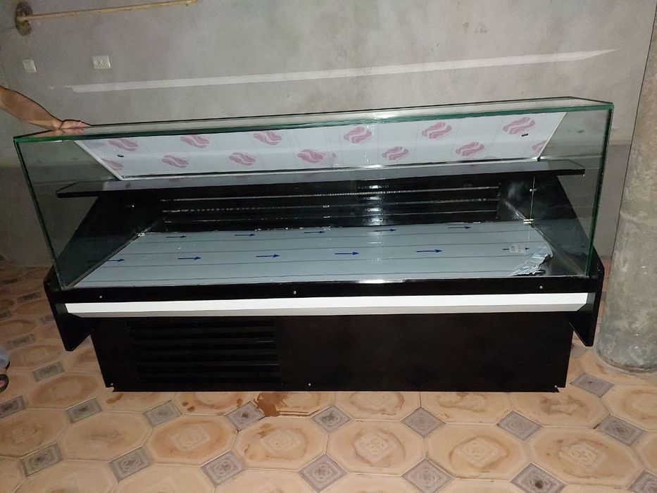 Витрина холодильник