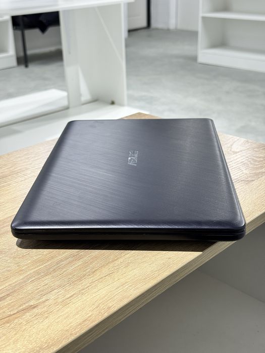 Ноутбук Asus Vivibook X543U