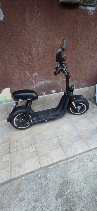 Se vinde moped electric .Mini harley