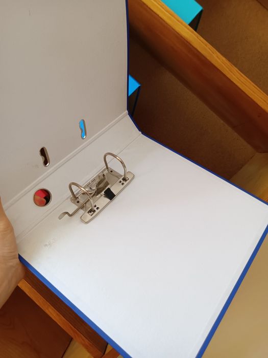 ПАПКИ - класьори, с твърди и меки корици.