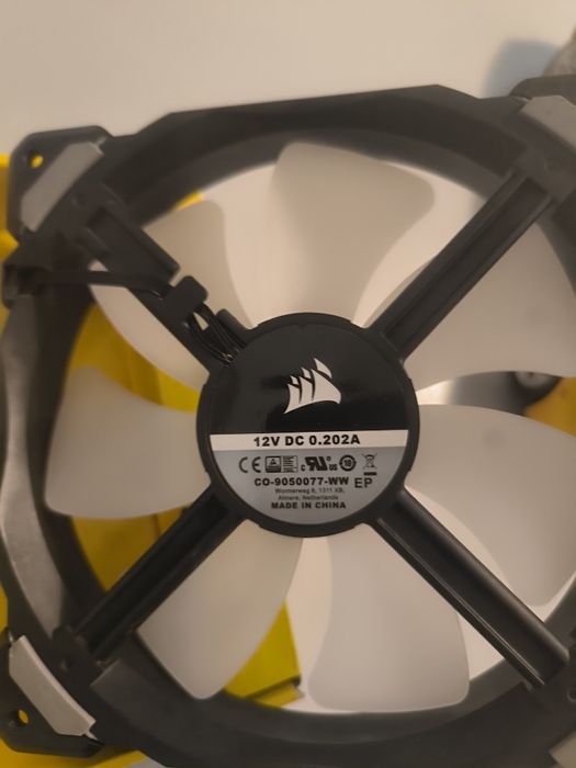 Ventilatoare Corsair ML140 PRO RGB