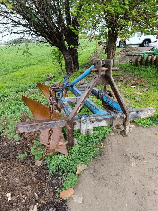 Плуг 2 корпусный и Диска навесной