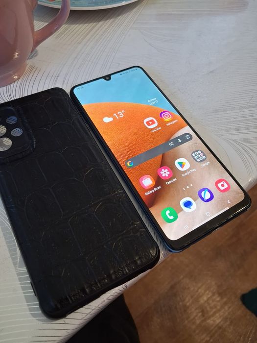 Продам самсунг А21 бу