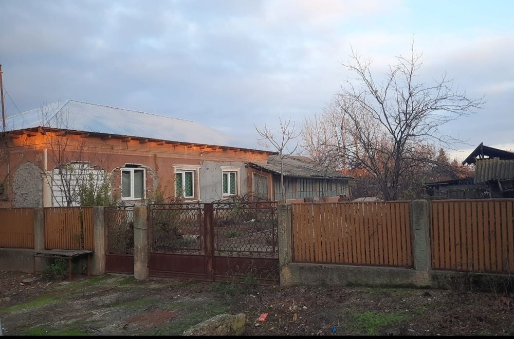 Casă de vânzare Buzescu