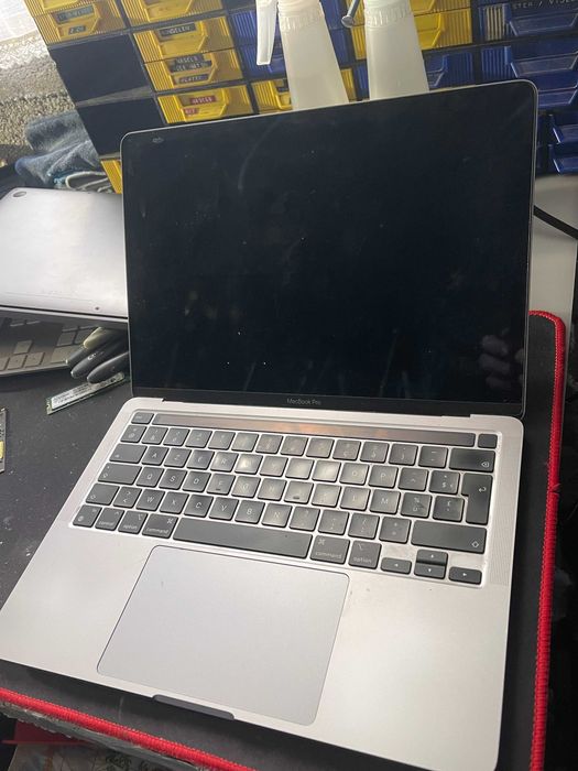 Lot Macbook uri ( pro 15 pro 16 m1 air pro 13) cu defecte! cititi desc