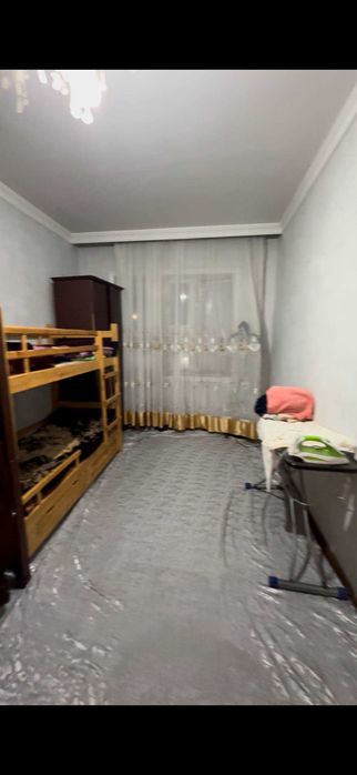 СРОЧНО, Корасаройда 5 хонали квартира сотилади!