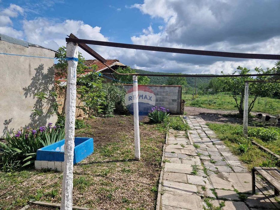 Продава се Къща в с. Тръстиково, Област Варна - 168 кв.м за 313 €/кв.м - Снимка #3