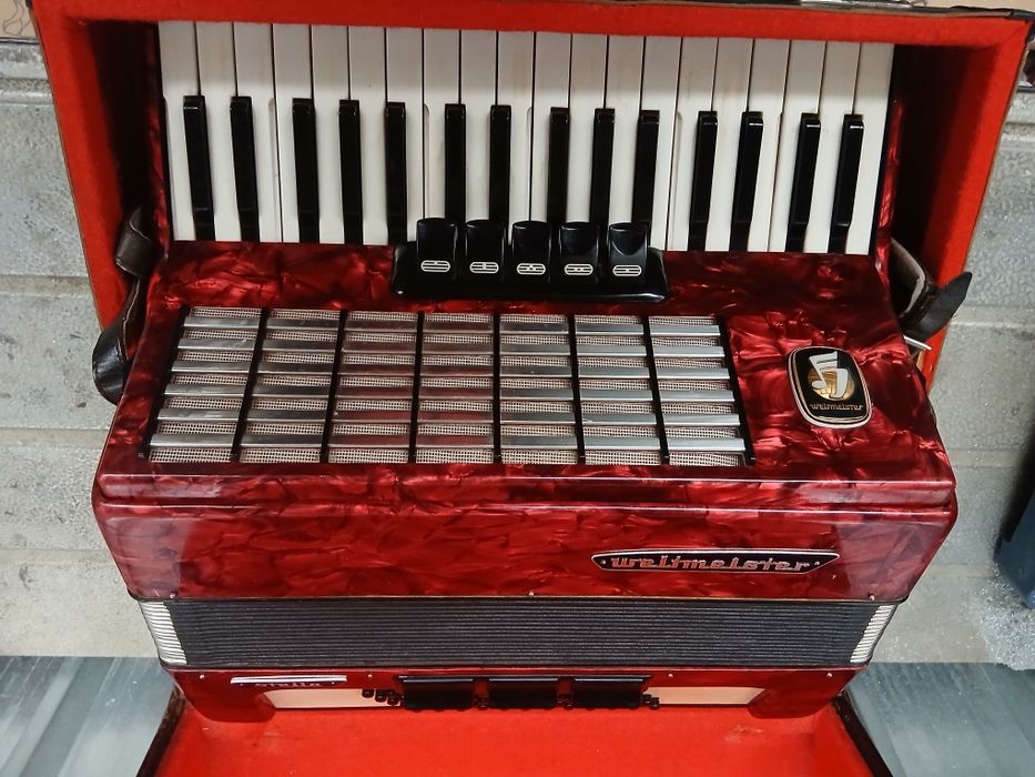 Акордеони различни