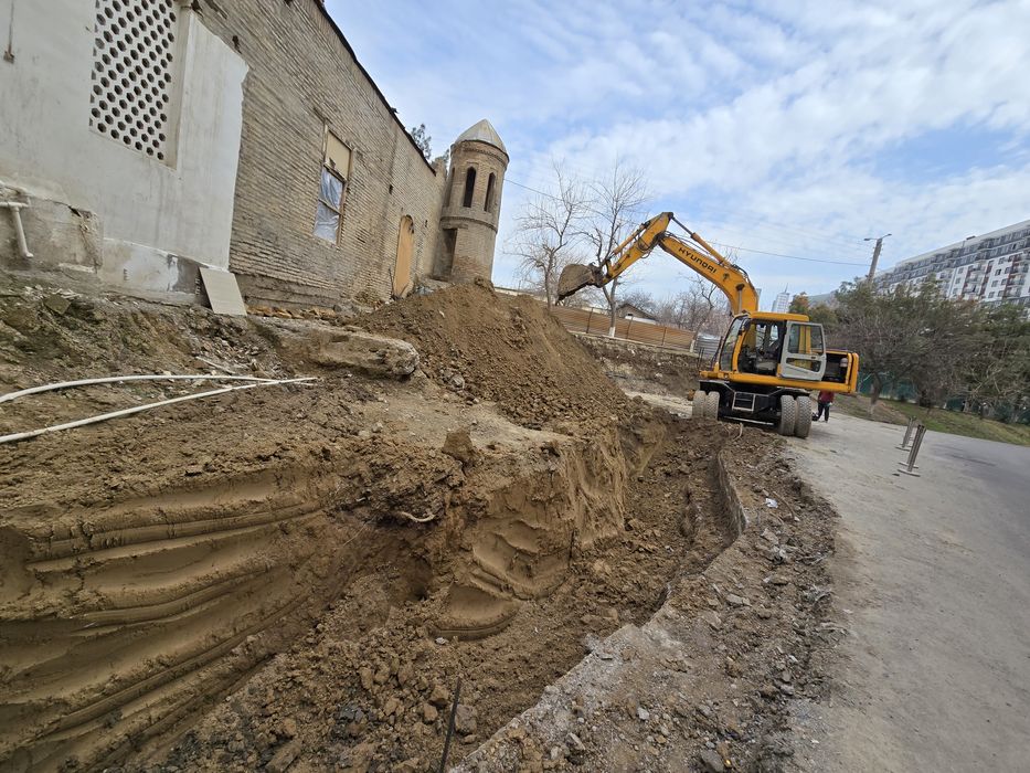 Ekiskovator Hyundai 140 malatok xizmati