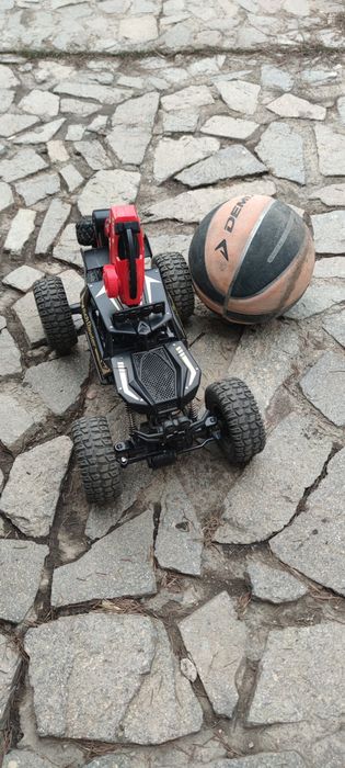 Машинка на радиоуправлении