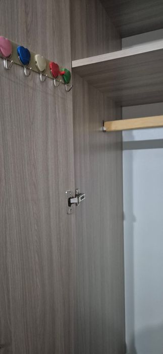 Платяной и бельевой шкафы