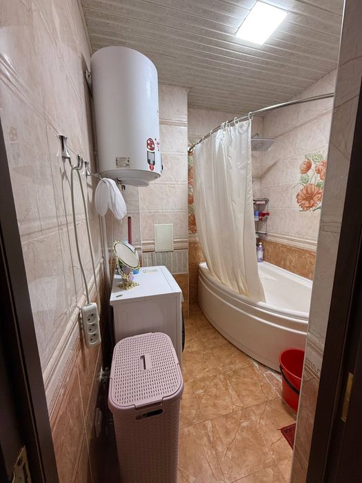 Qoratosh{3/1/5}Yevroremont 84.5m²Ogorodi ham Avto uchun parkovkasi bor