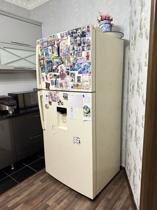 Большой холодильник