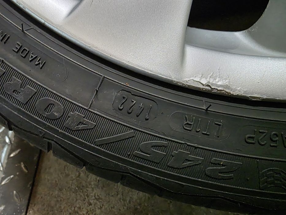 Летни гуми 245/40/18