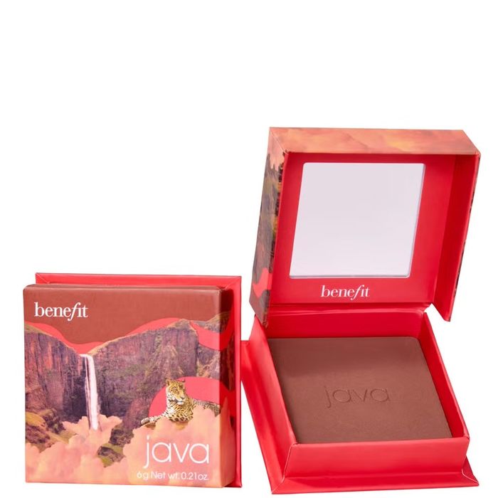 Benefit козметика за лице