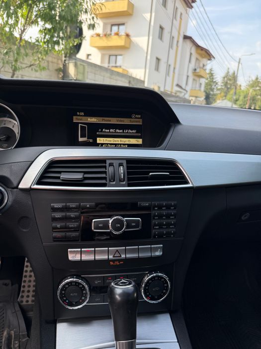 Mercedes Benz C250 (Benzina)
