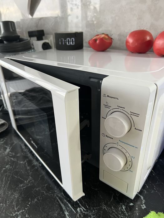 Микроволновка Midea