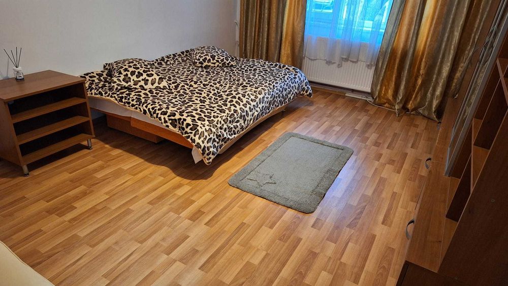 Apartament de inchiriat dec Rovine