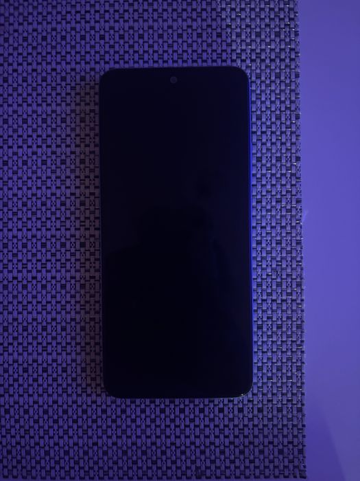 Телефон Redmi Note 12