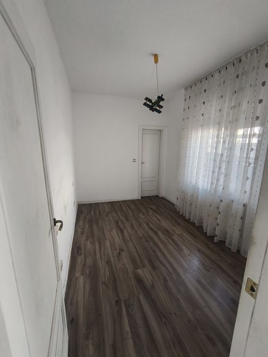 Casa sat Criva , varvorul de jos