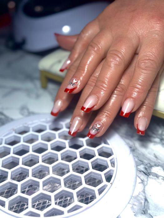 Unghii cu gel ,construcție sau ojă semipermanenta