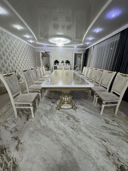 Стол сатылады. 4.0*4,5 метр