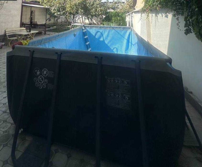 Продается каркасный бассейн INTEX Ultra XTR Frame 549х274х132см