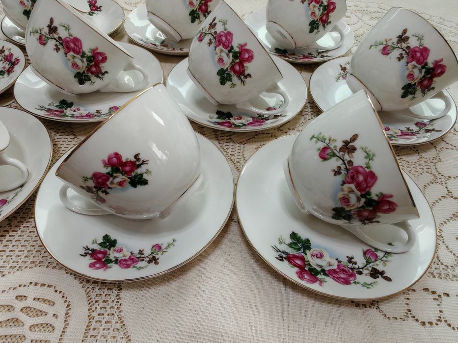 К-т чашки за кафе с позлатен кант